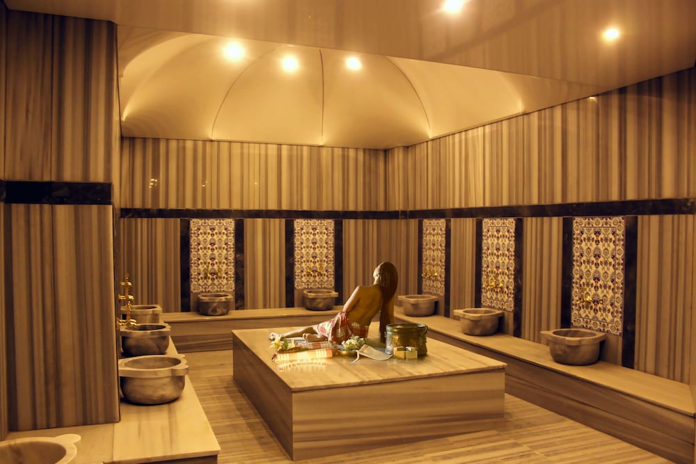 Parion Hotel 23/67