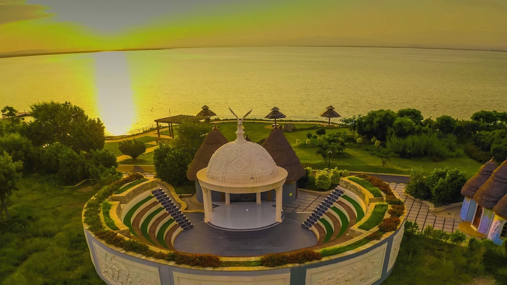 Beynouna Village Eco Lodge 56/59