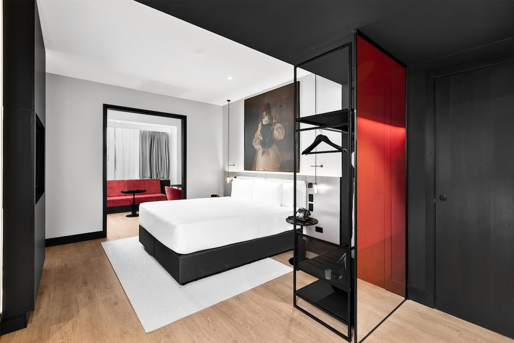 Radisson RED Auckland 10/50