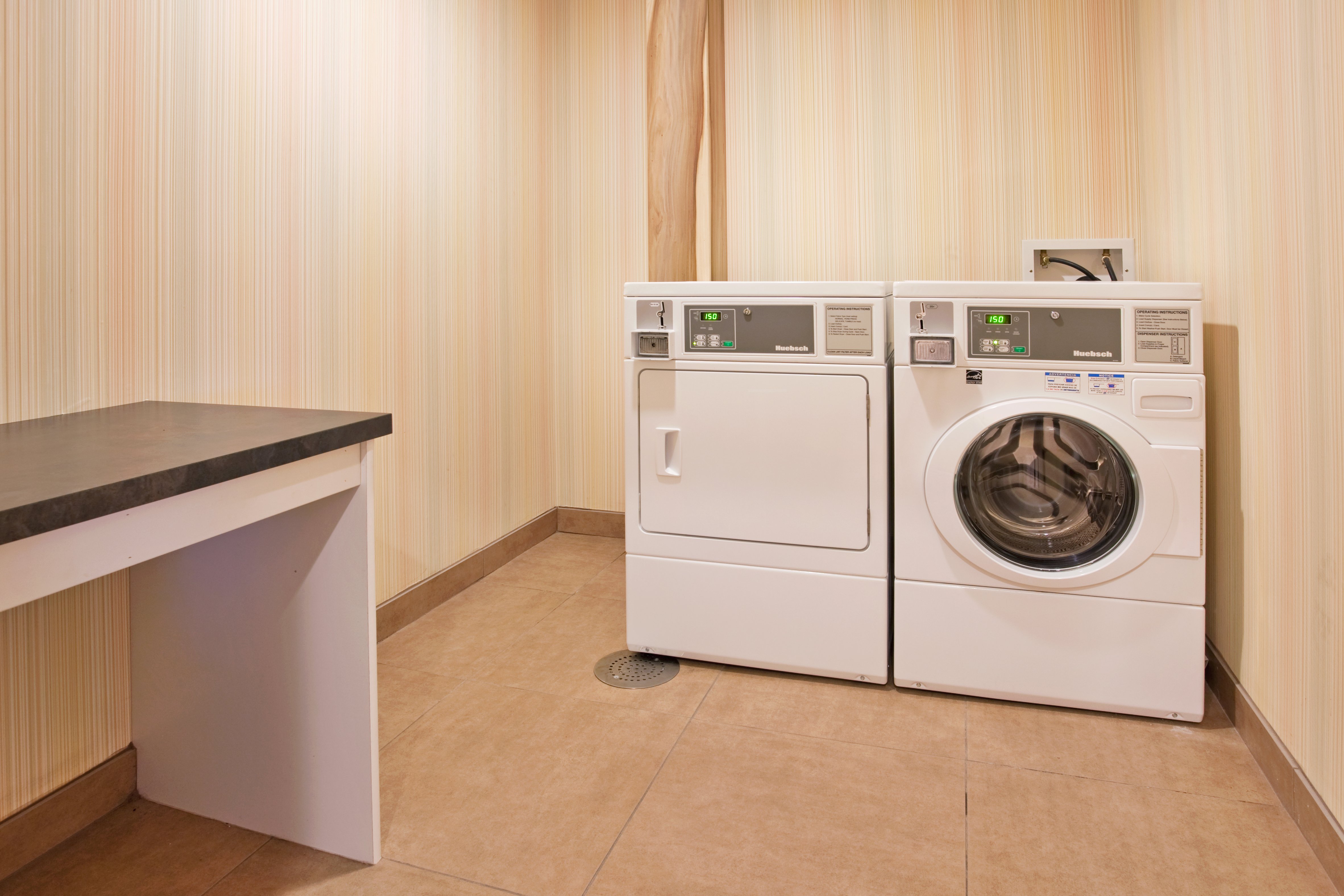 Holiday Inn Express Hotel And Suites Lincoln Airport 9/45