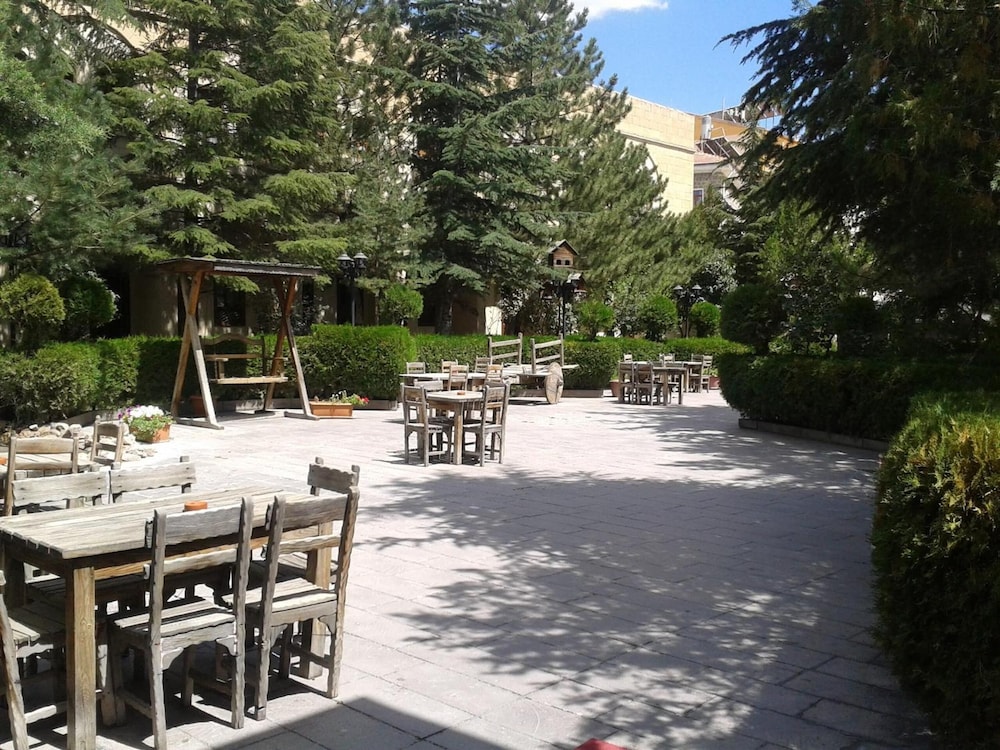 Burcu Kaya Hotel 35/39
