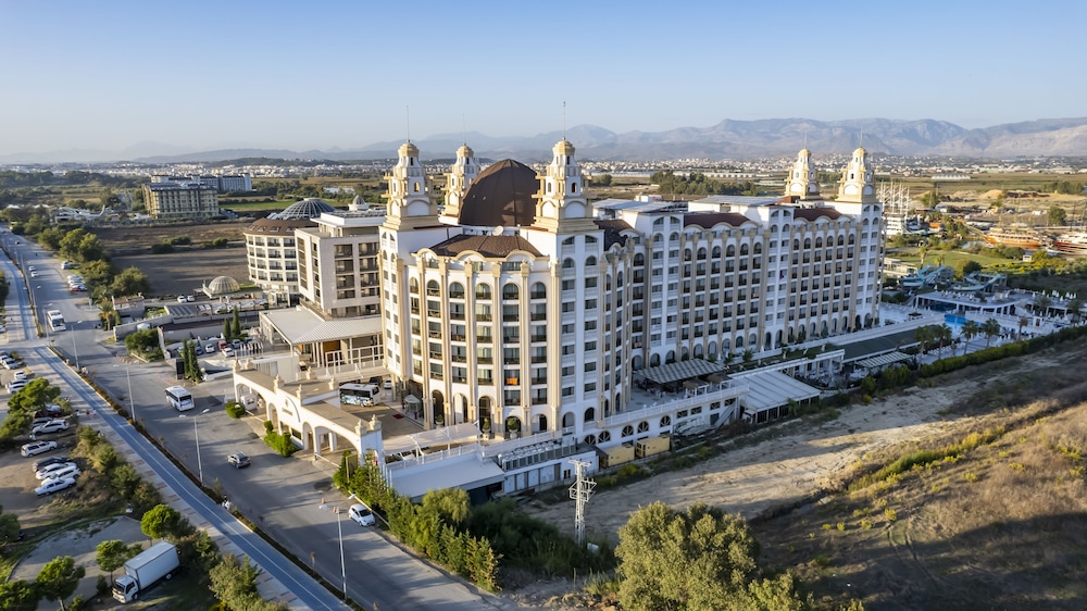 J Adore Deluxe Hotel Spa in Sorgun (Antalya)