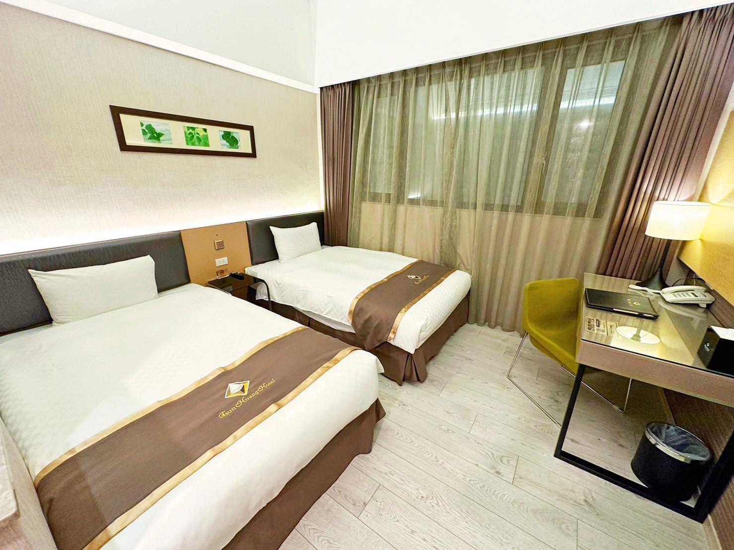 STANDARD, TWIN BEDS