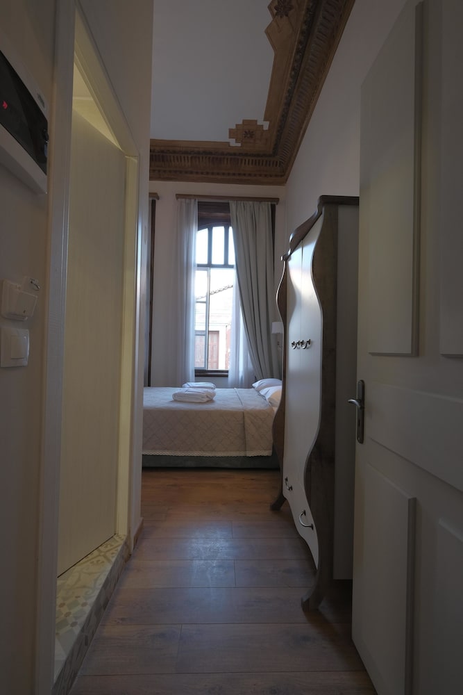 Agora Residence 26/50