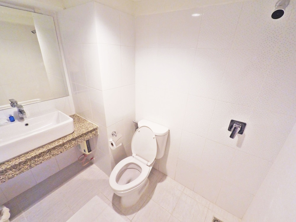 Romance Hotel Sukhumvit 97 58/58