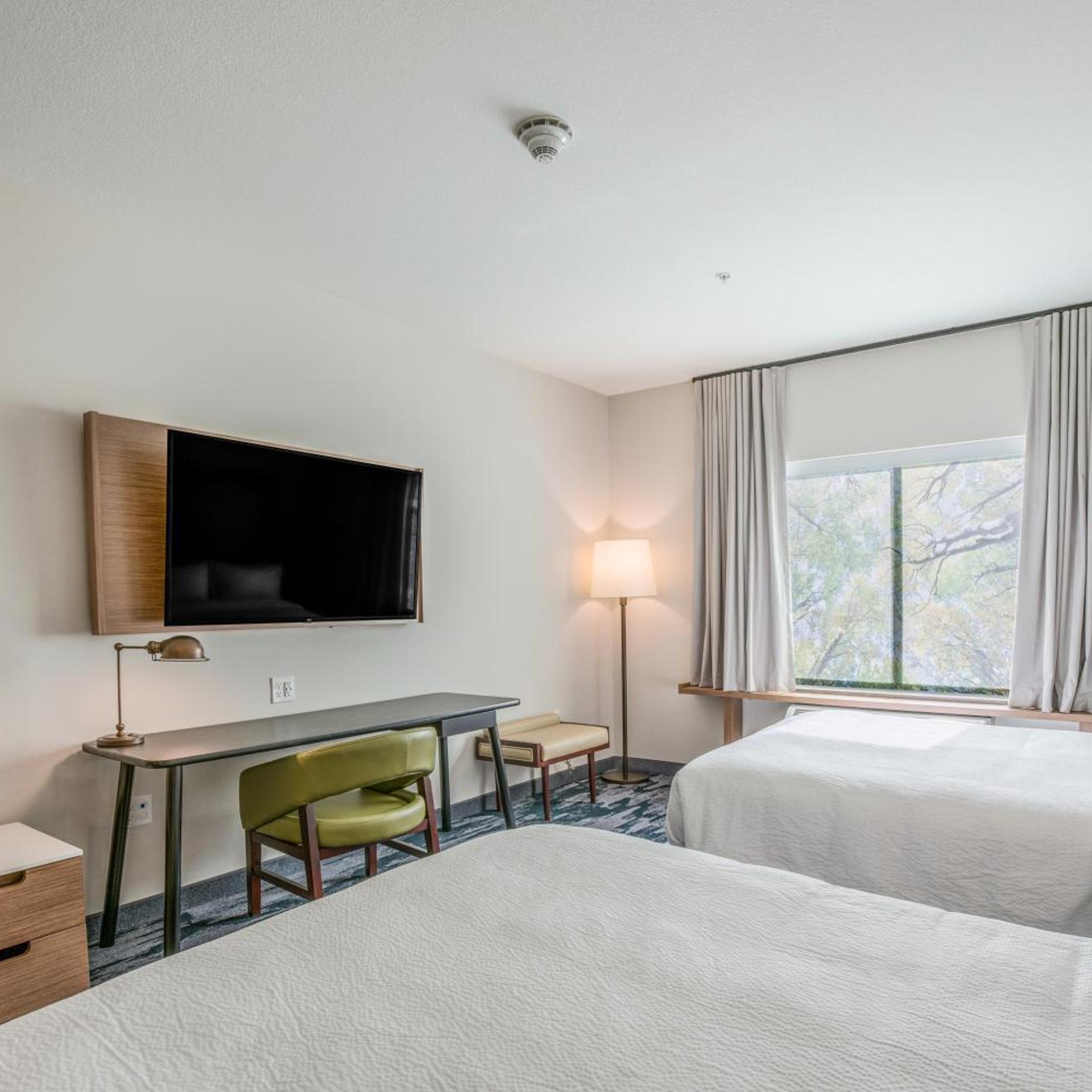 غرفة بسريرين كوين، Fairfield Inn & Suites by Marriott Whitewater 5/7