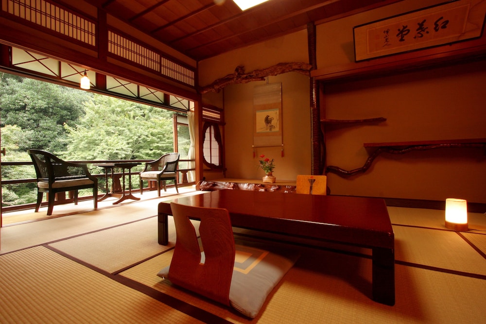 Iwaso 33/37