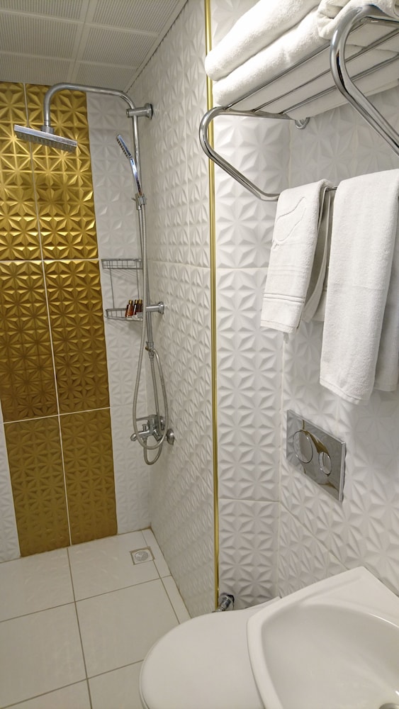 Nur Hotel 28/33