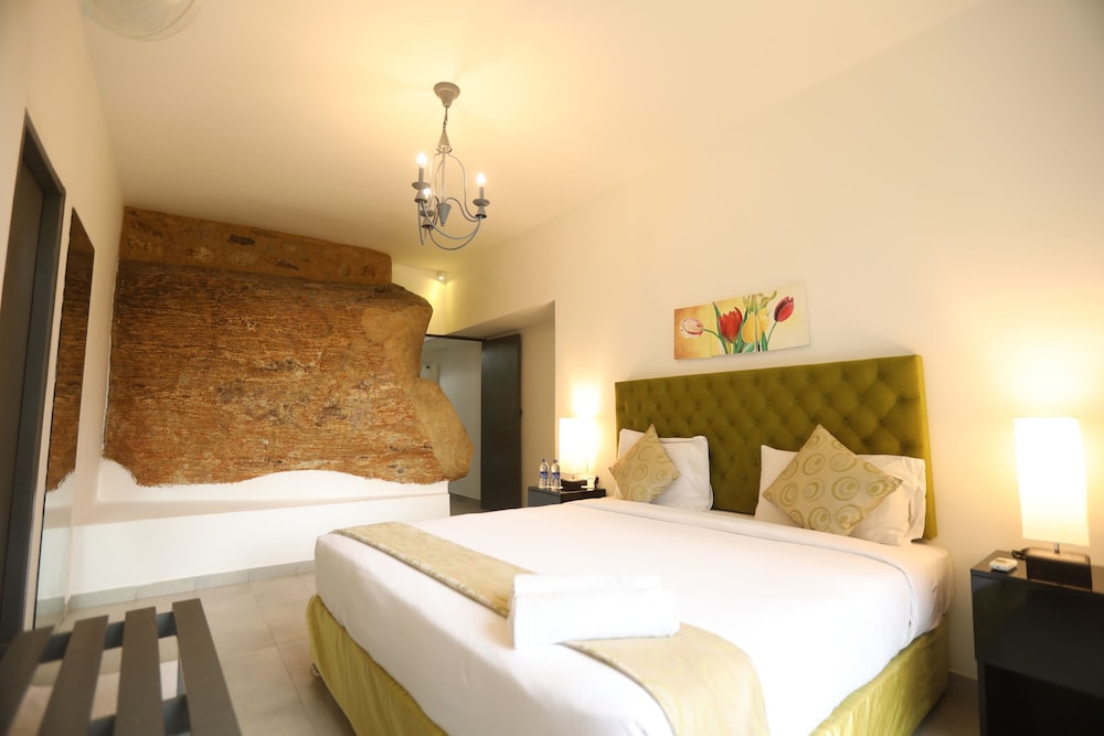 Dream Lodge Hanthana 6/15