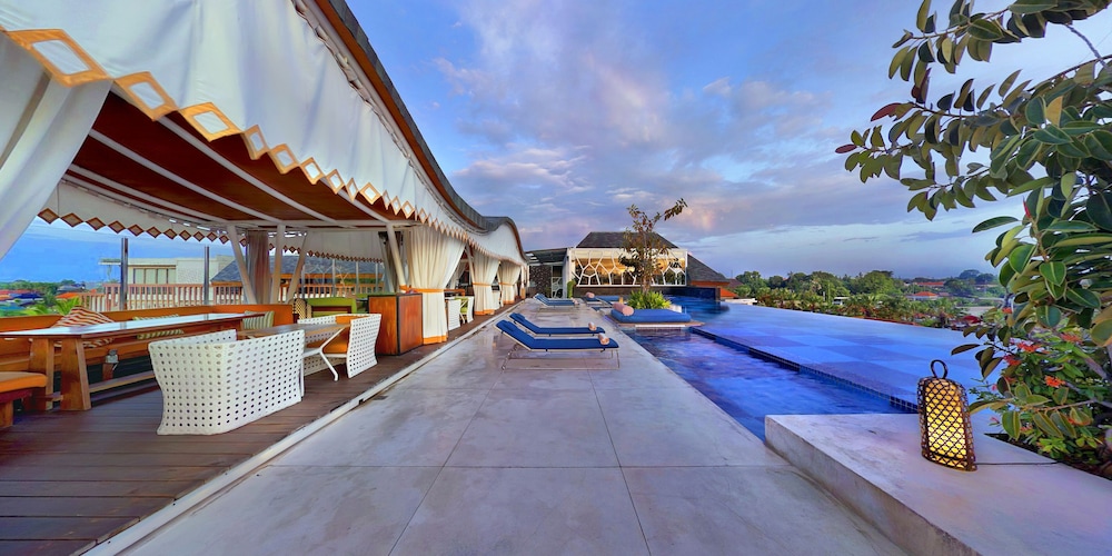 TS Suites Seminyak Bali 39/45