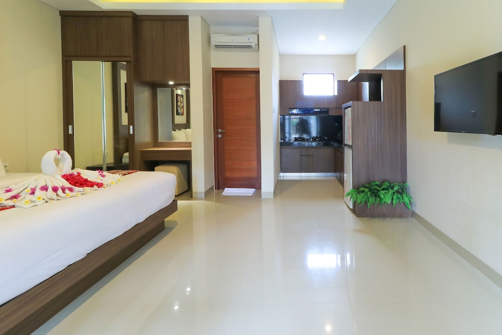 Royal Majesty Villas 35/71