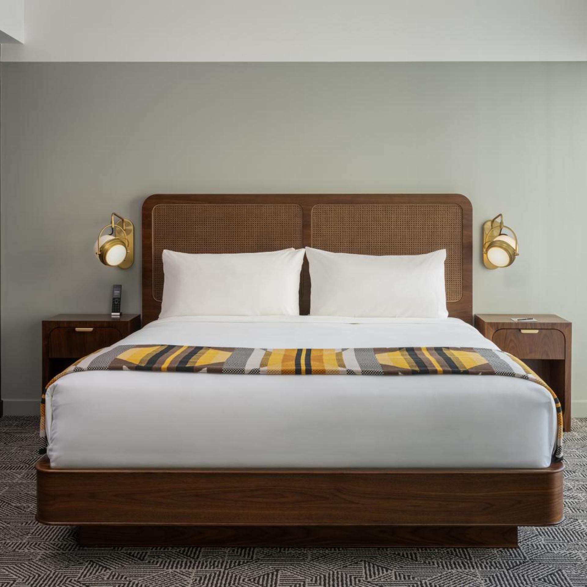 Tower, Studio, Suite, King Bed, Corner