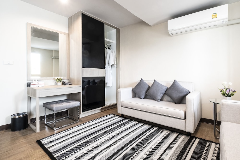 Sinsuvarn Airport Suite 51/67