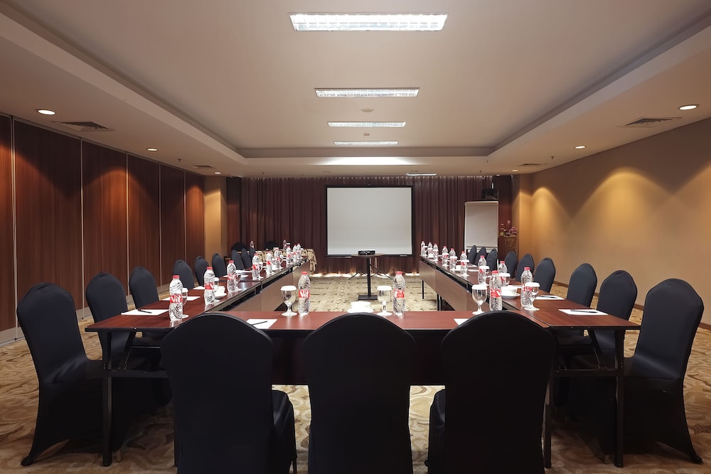 Grand Edge Hotel Semarang 47/59