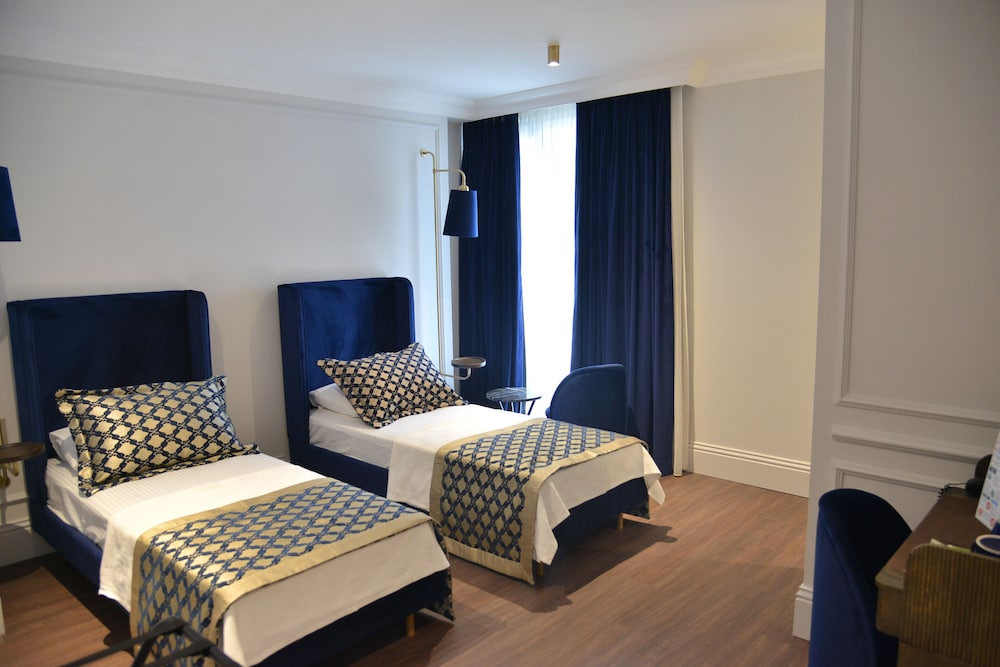 A11 Exclusive Hotel 16/25