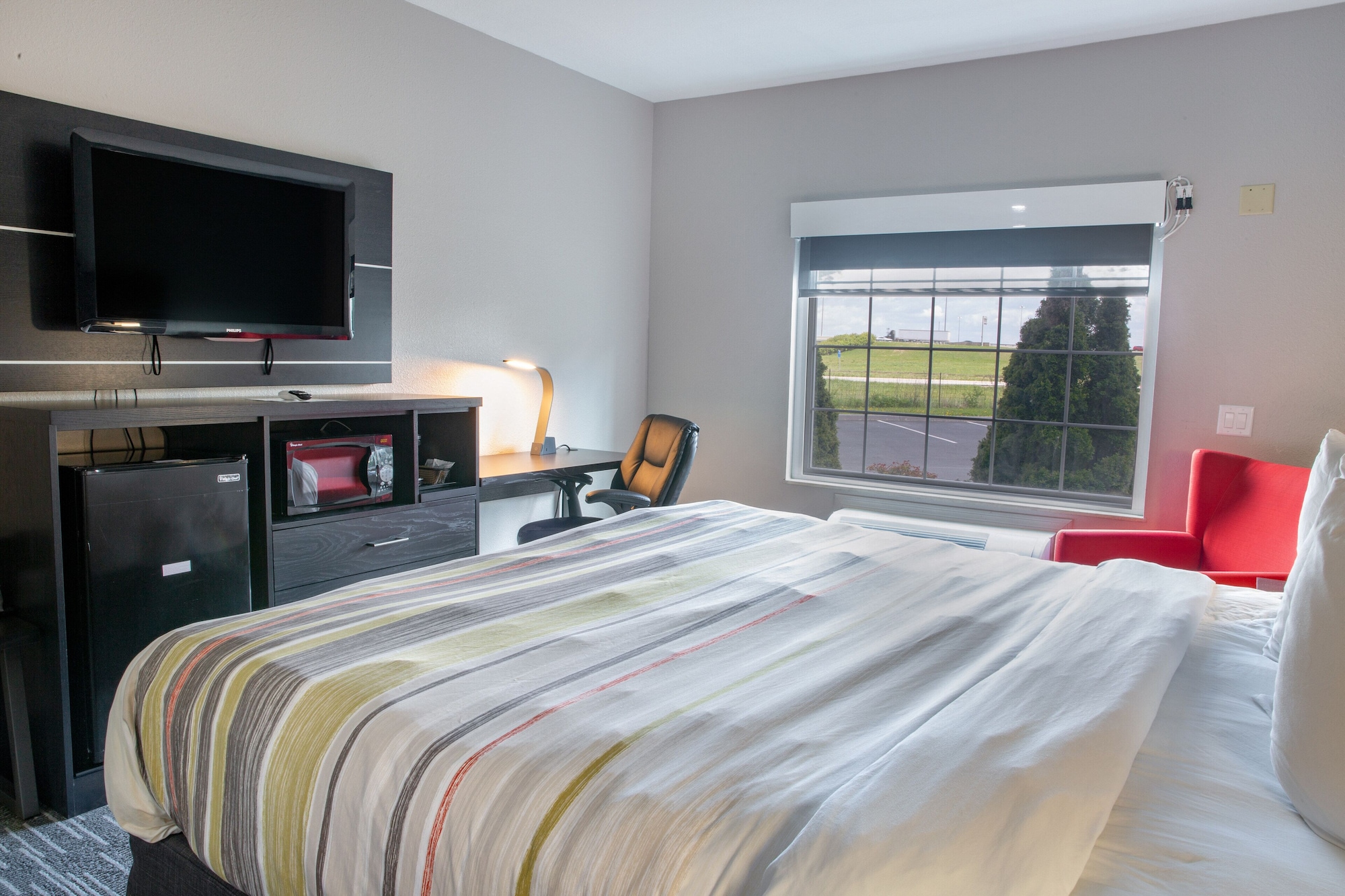 ROOM, KING BED, ACCESSIBLE