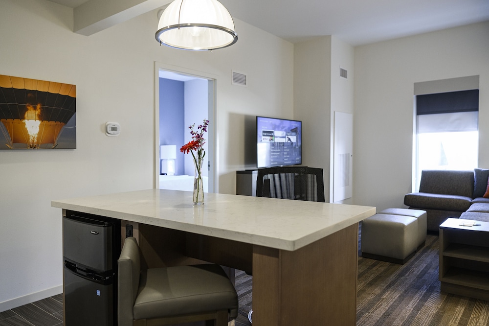 Hyatt House Indianapolis / Fishers 53/68