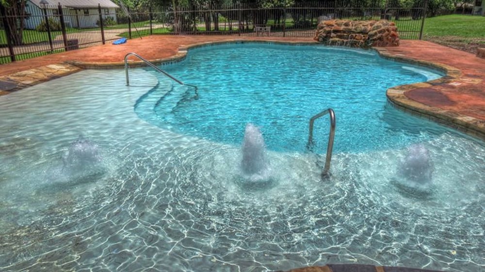 Frio Springs Lodges 27/50