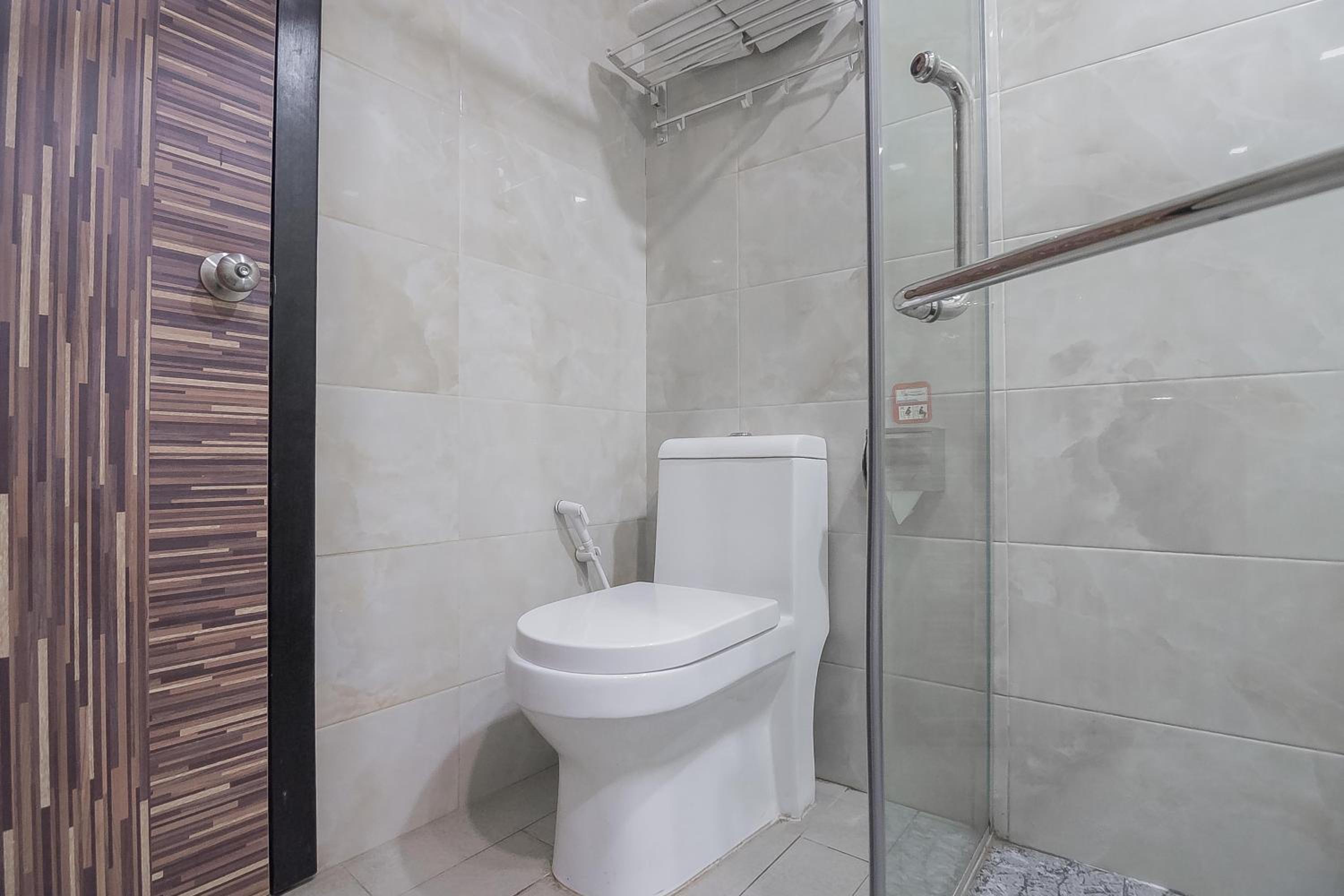 Paragon Nagoya Hotel Batam 55/58