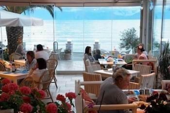 Coral Beach Hotel 10/21