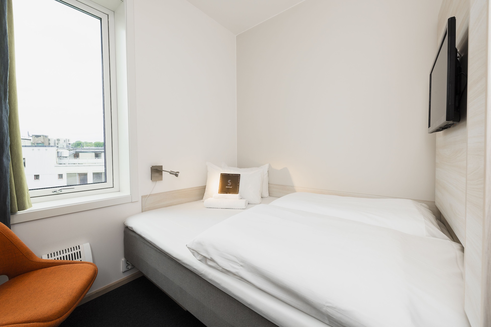 MINI, DOUBLE BED