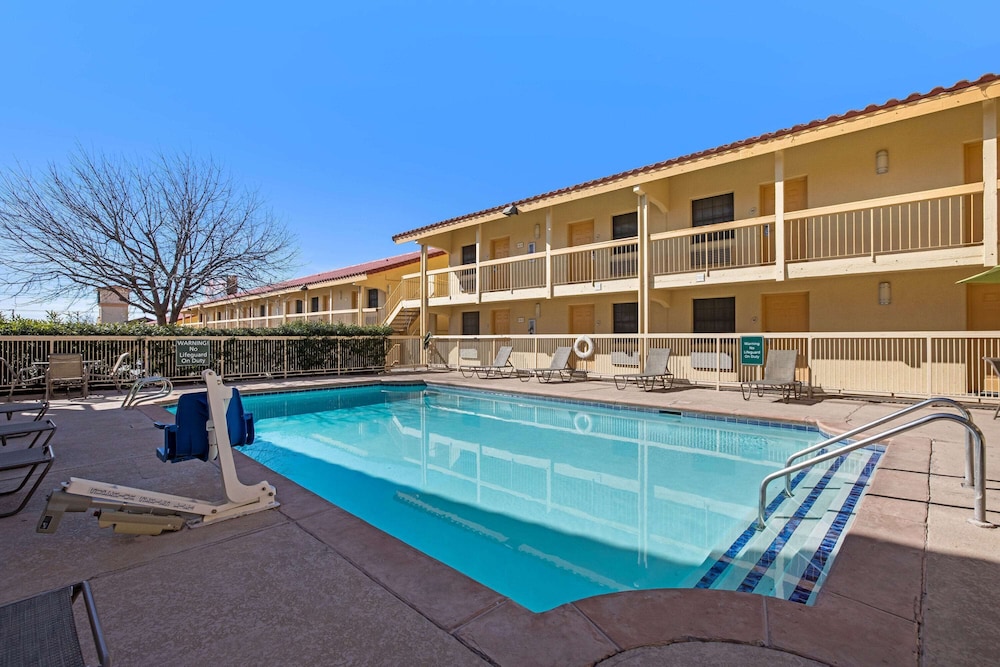 La Quinta Inn El Paso East Lomaland 1/42