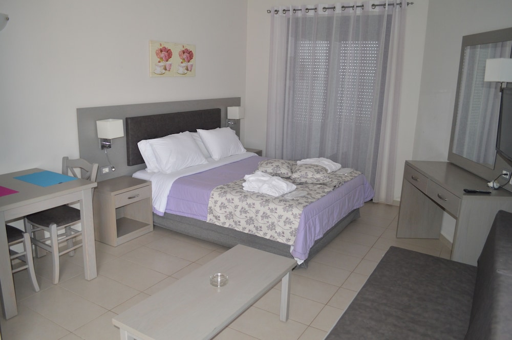 CHRISTINA BEACH HOTEL 21/65