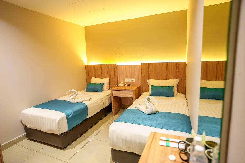 DELUXE, TWIN BEDS
