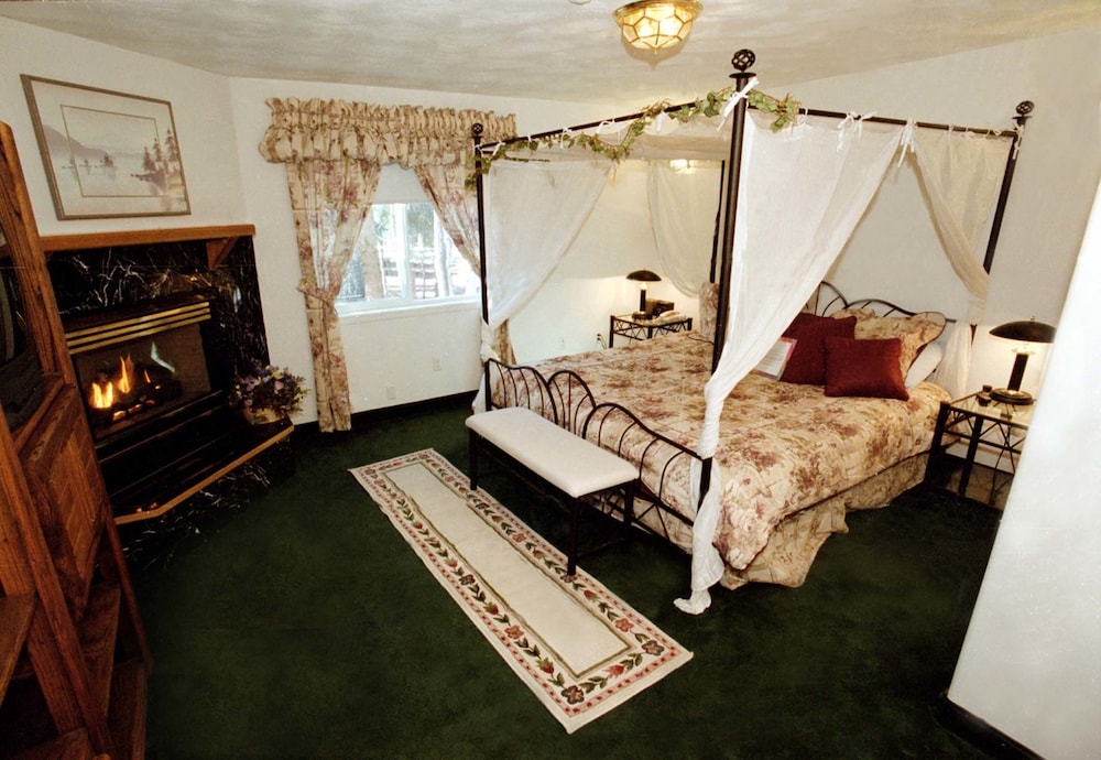 7 Gables Inn Suites 14/50