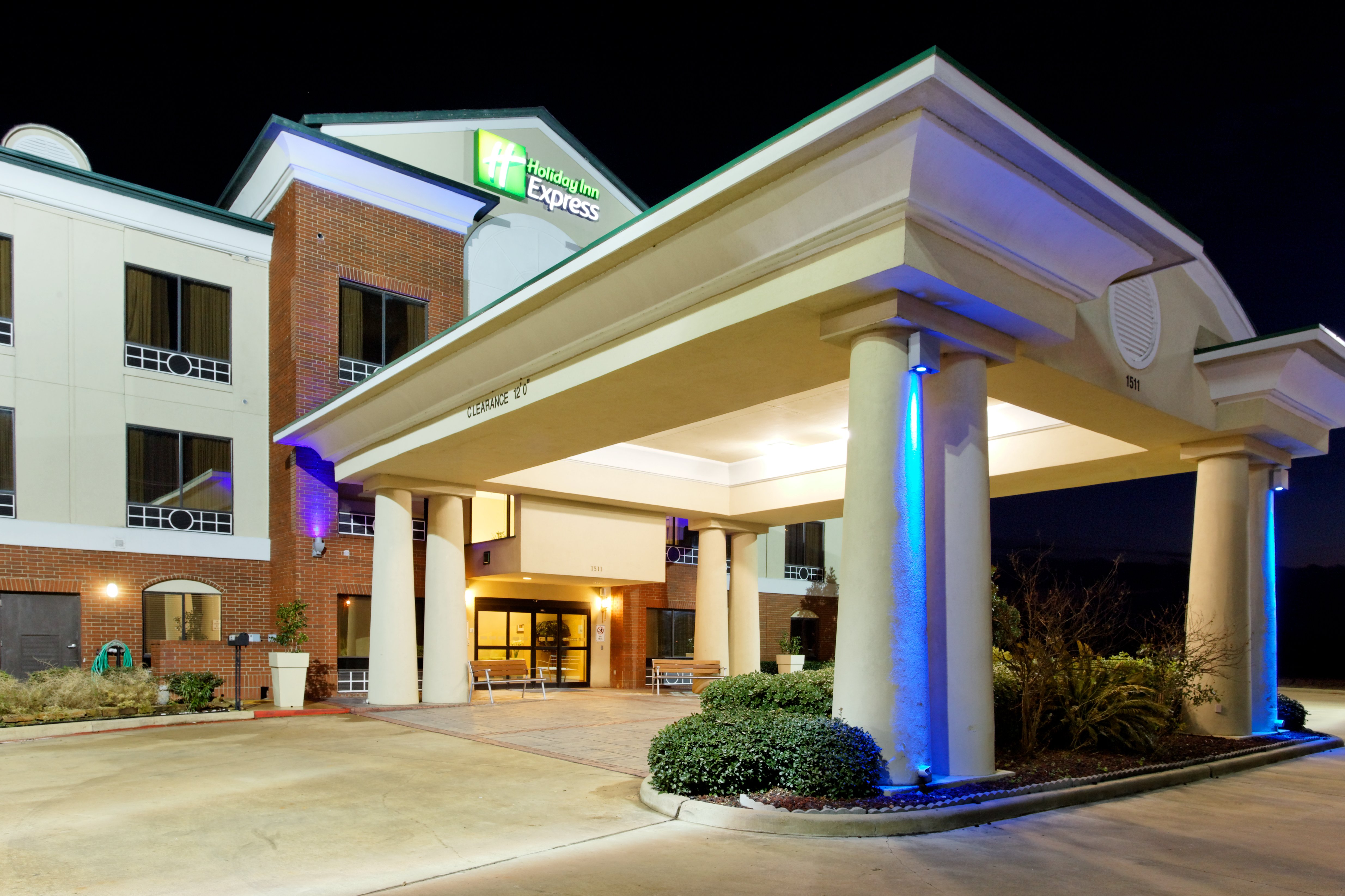 Holiday Inn Express Crockett 6/67