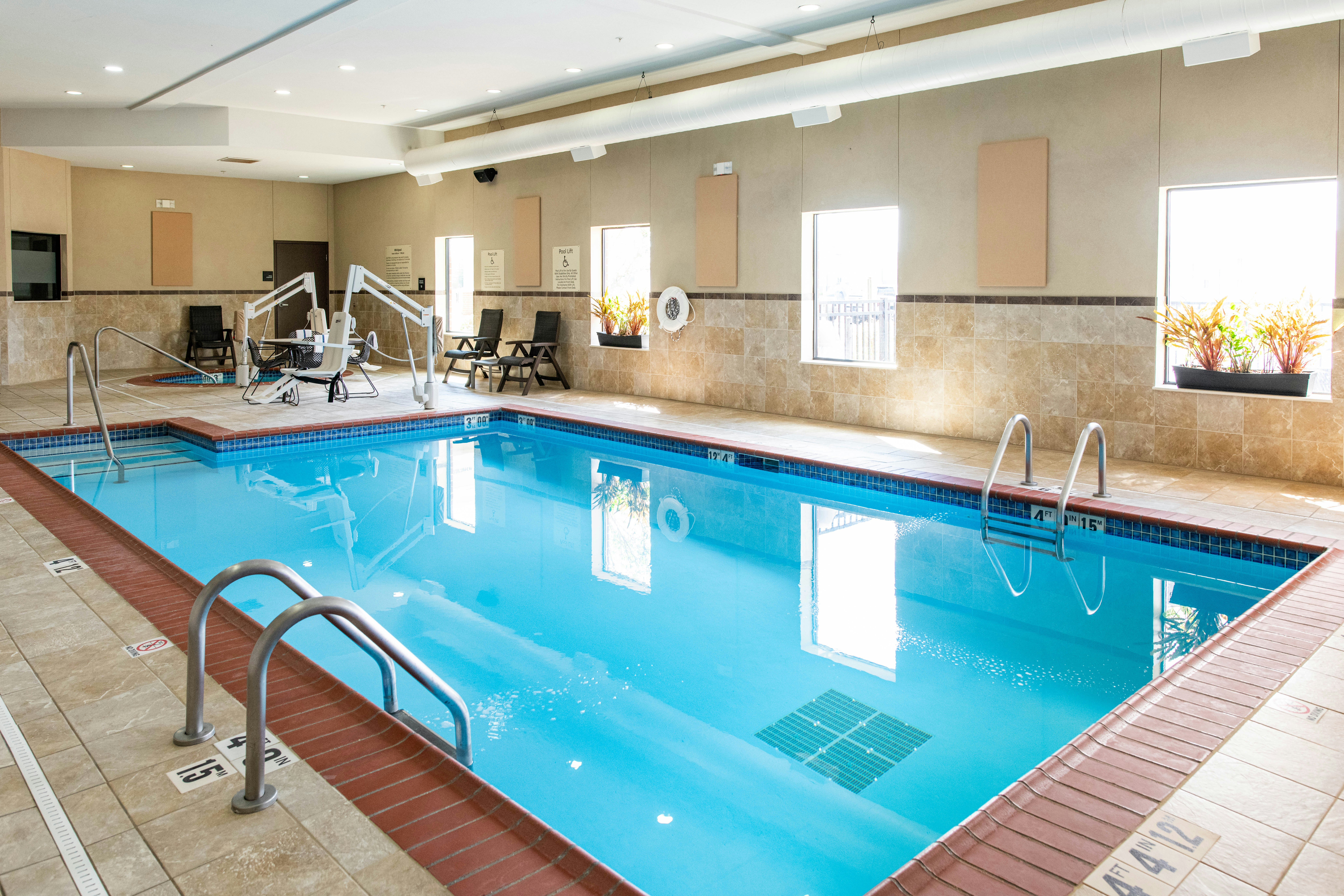 Hampton Inn Suites Effingham 35/63