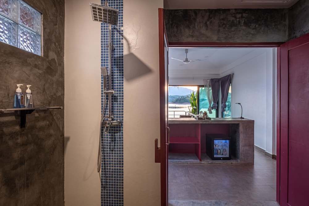 SANCTUARY NAM NGUM BEACH RESORT 52/53