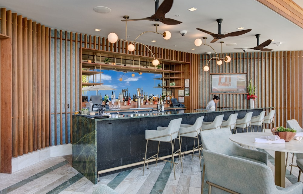 Real Select at the Ritz Carlton Residences, Waikiki Beach 8/50