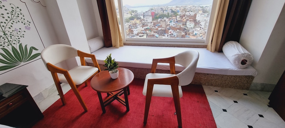 Hotel Darbargarh Udaipur 25/50