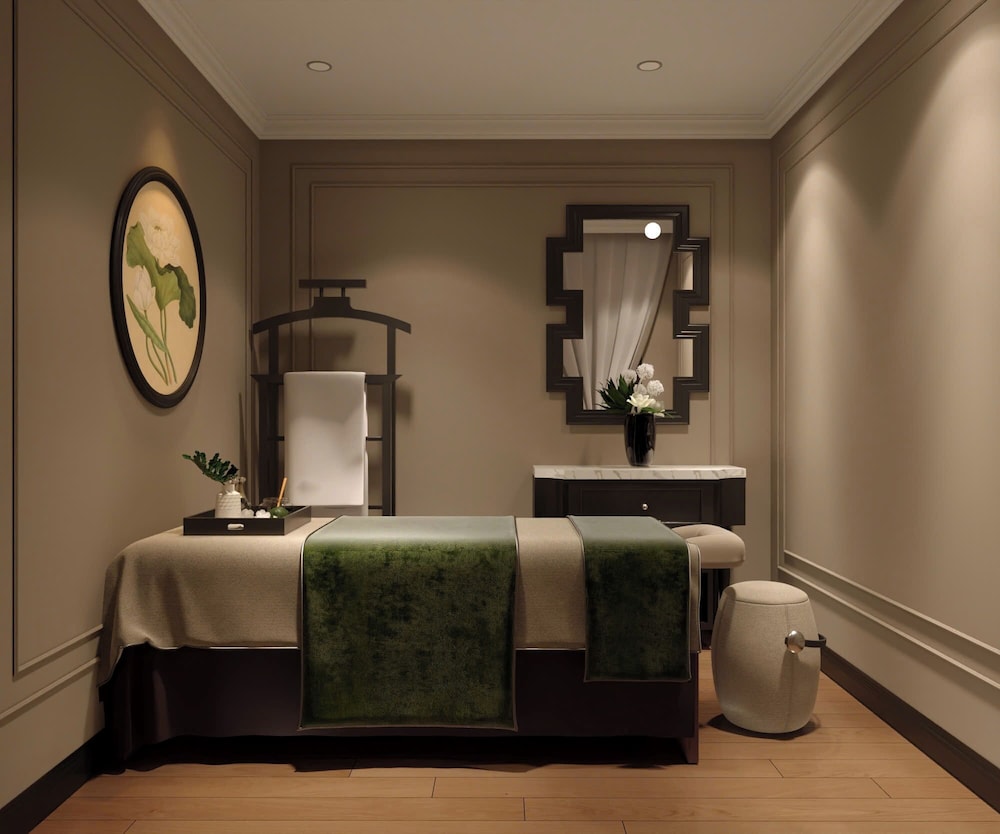 Champton Hanoi Hotel 36/63