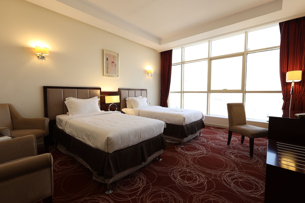 جناح بسرير كينج وسريرين منفصلين بغرفتين، ابراج الريان المكية(Al Rayyan Makiya Towers Hotel) 5/10