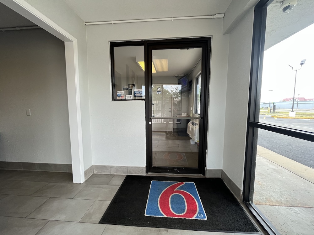 Motel6 Jonesboro, AR 6/37