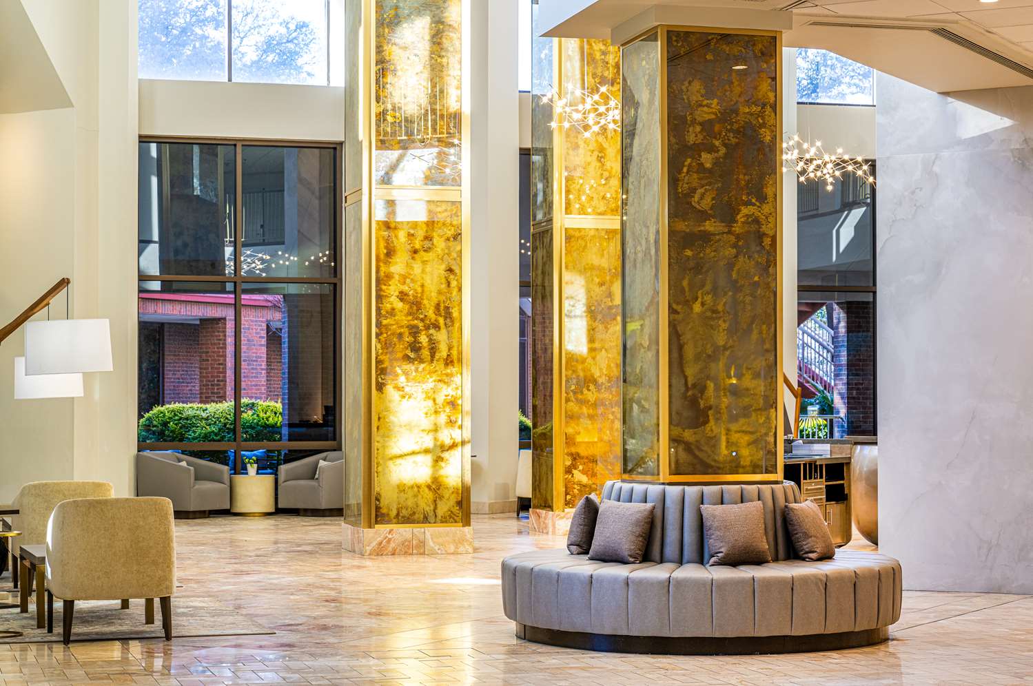 Hilton Richardson Dallas 34/53
