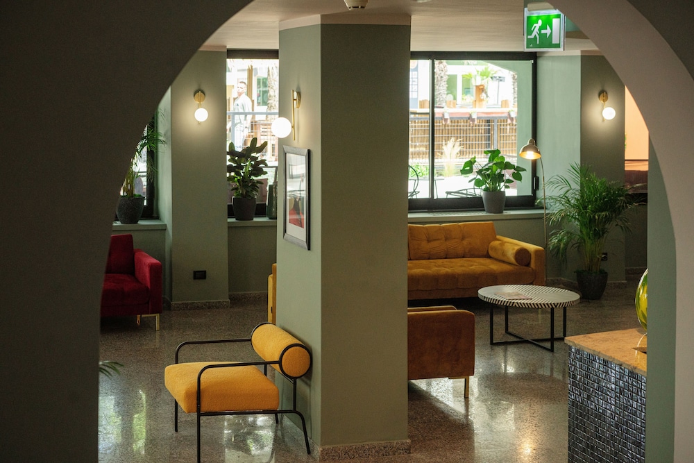 Lime Hotel 62/77