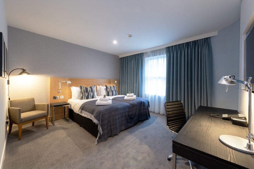 City, Twin Beds، Apex City 3/15