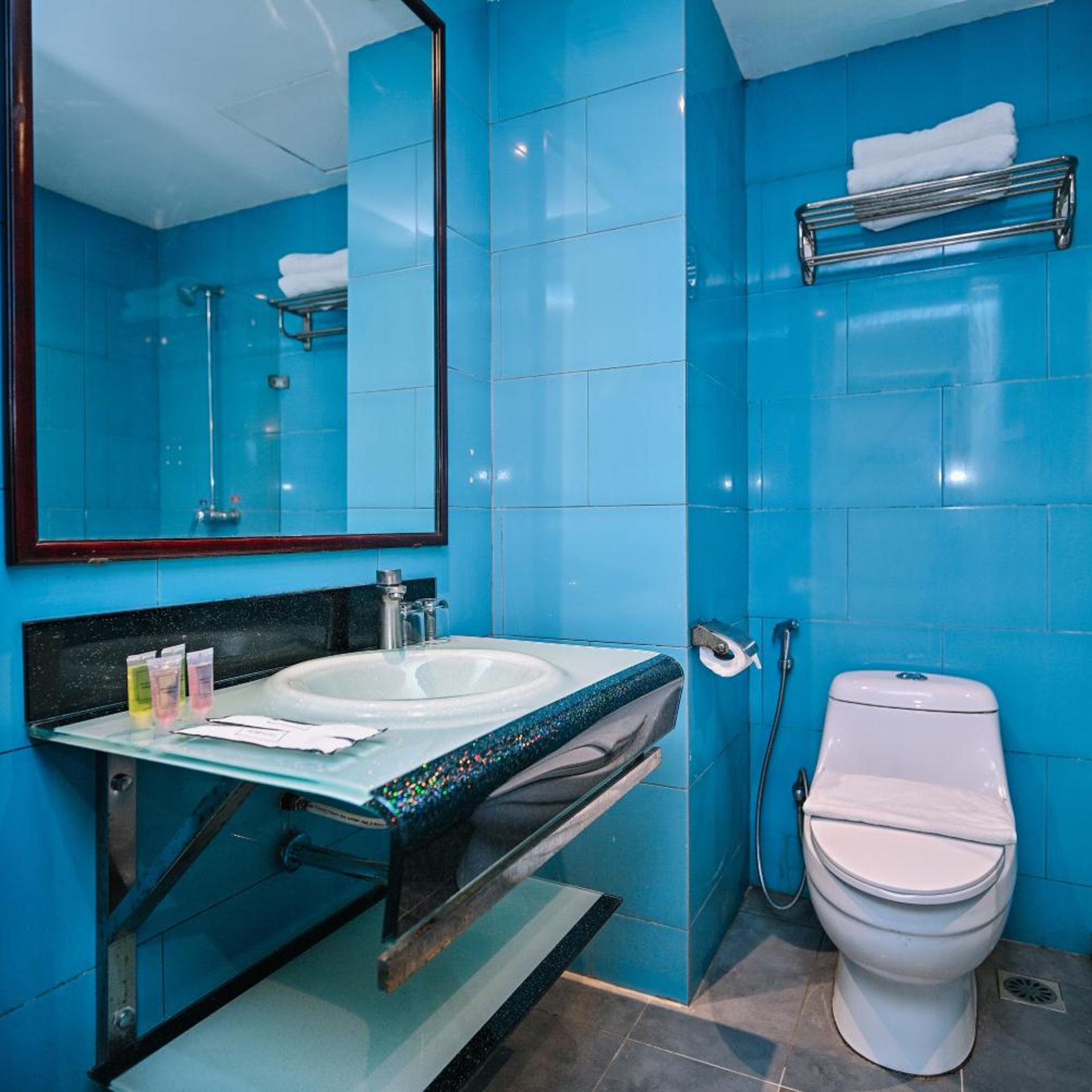 غرفة قياسية بسرير كينج، Kingston Hotel 10 @ Bukit Jalil 5/6