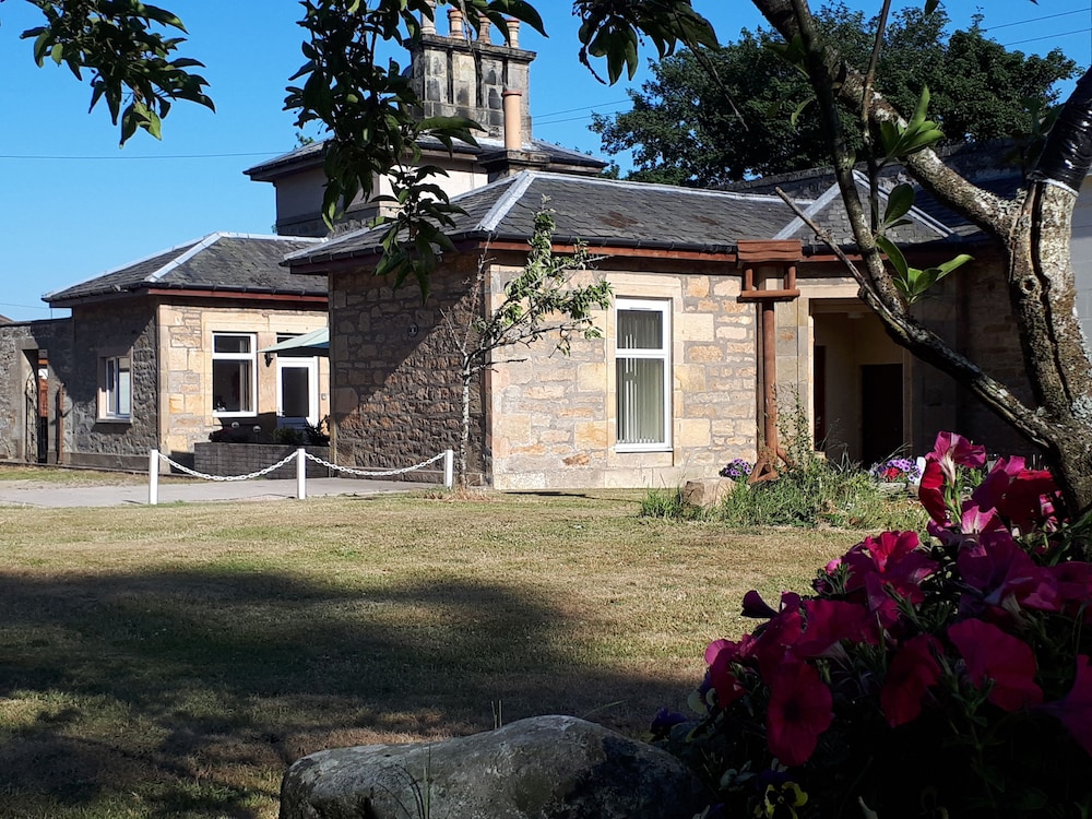 Darwin Cottage Self Catering In Elgin 46/50