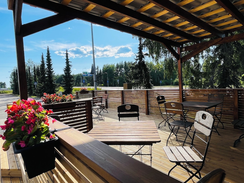 Hotel Jokipuisto 55/74