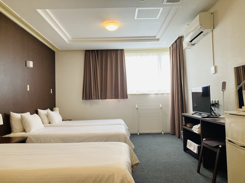 ROOM, TRIPLE