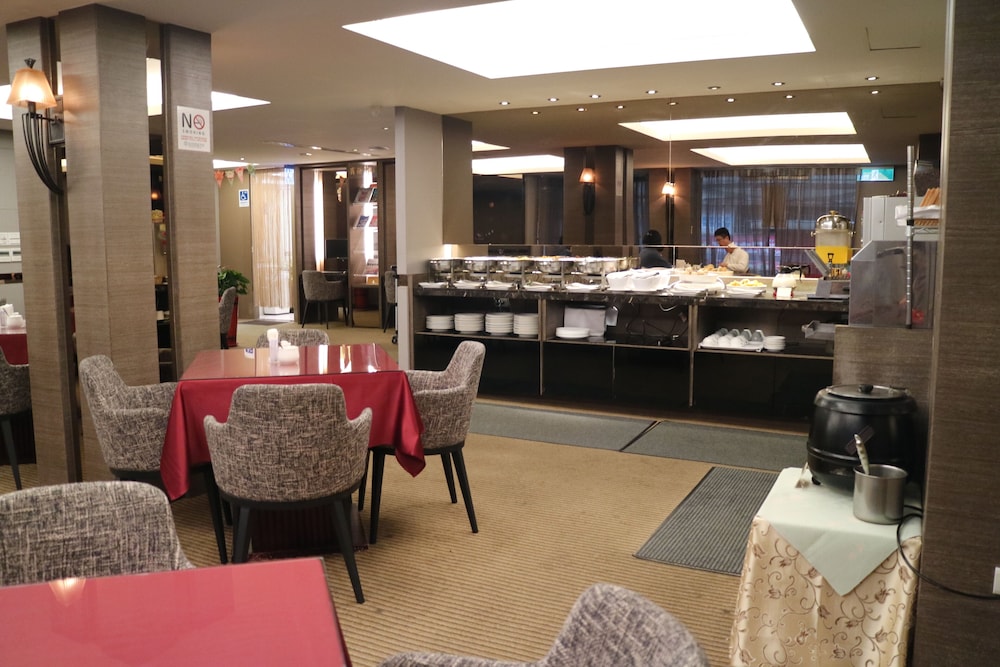 The Metro Hotel 22/25