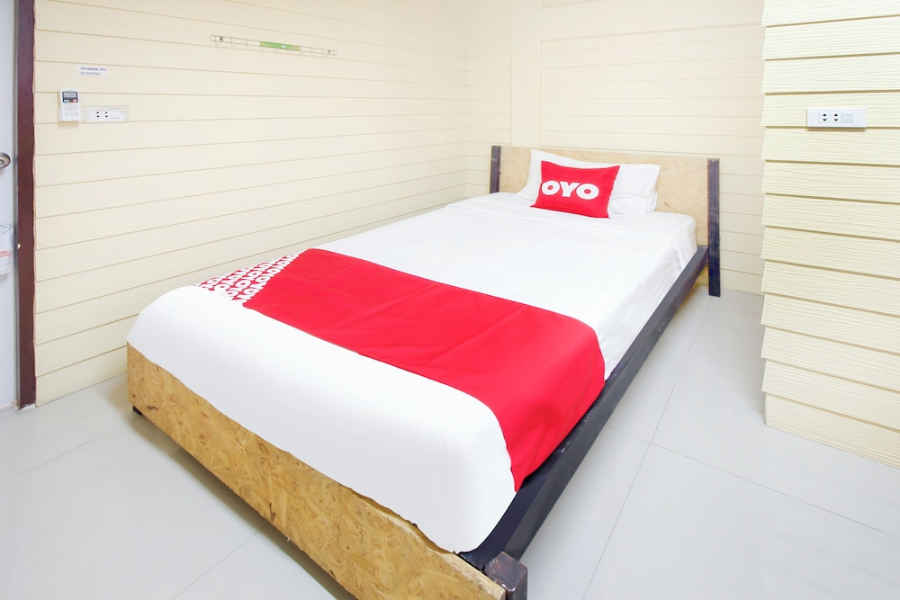 Norn Ranong Hostel 12/29