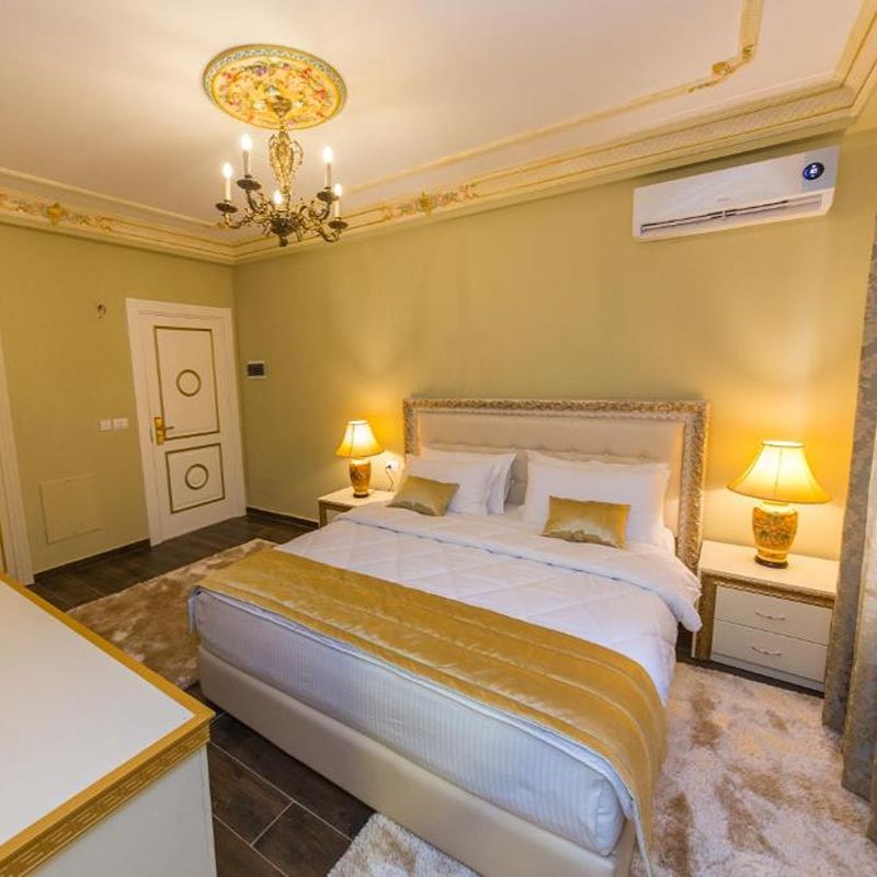 Empire Hotel 15/50