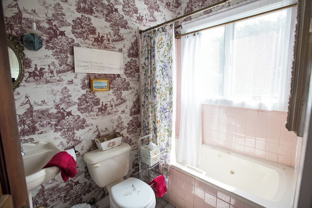 Gardenview Bed And Breakfast 42/43