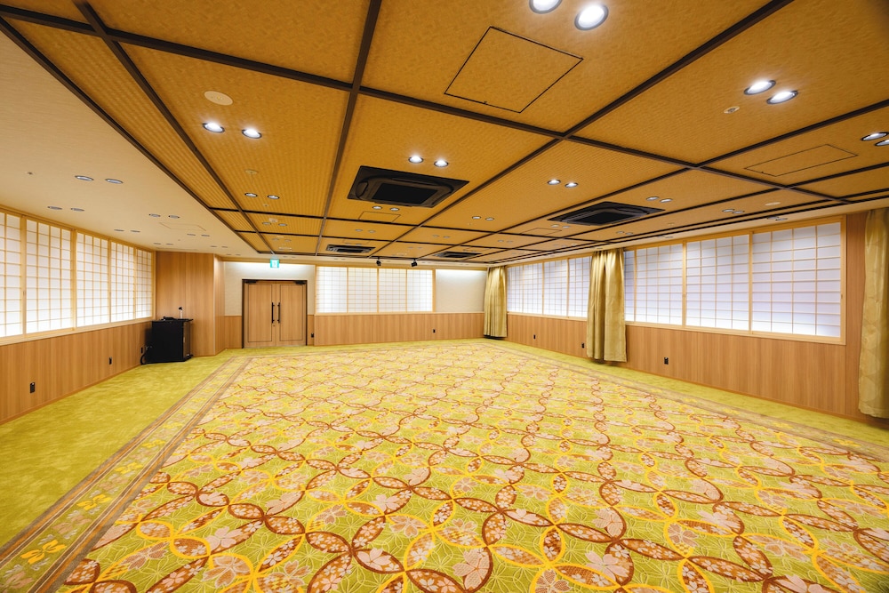 Nagoya Crown 65/71