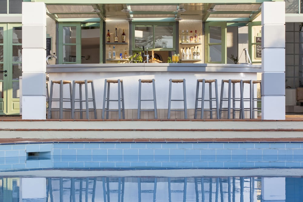 Galaxy Suites Boutique Resort 4/133